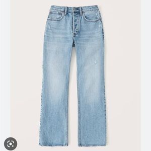 Abercrombie Curve Love Low Rise 90s Baggy Jean in Light Wash